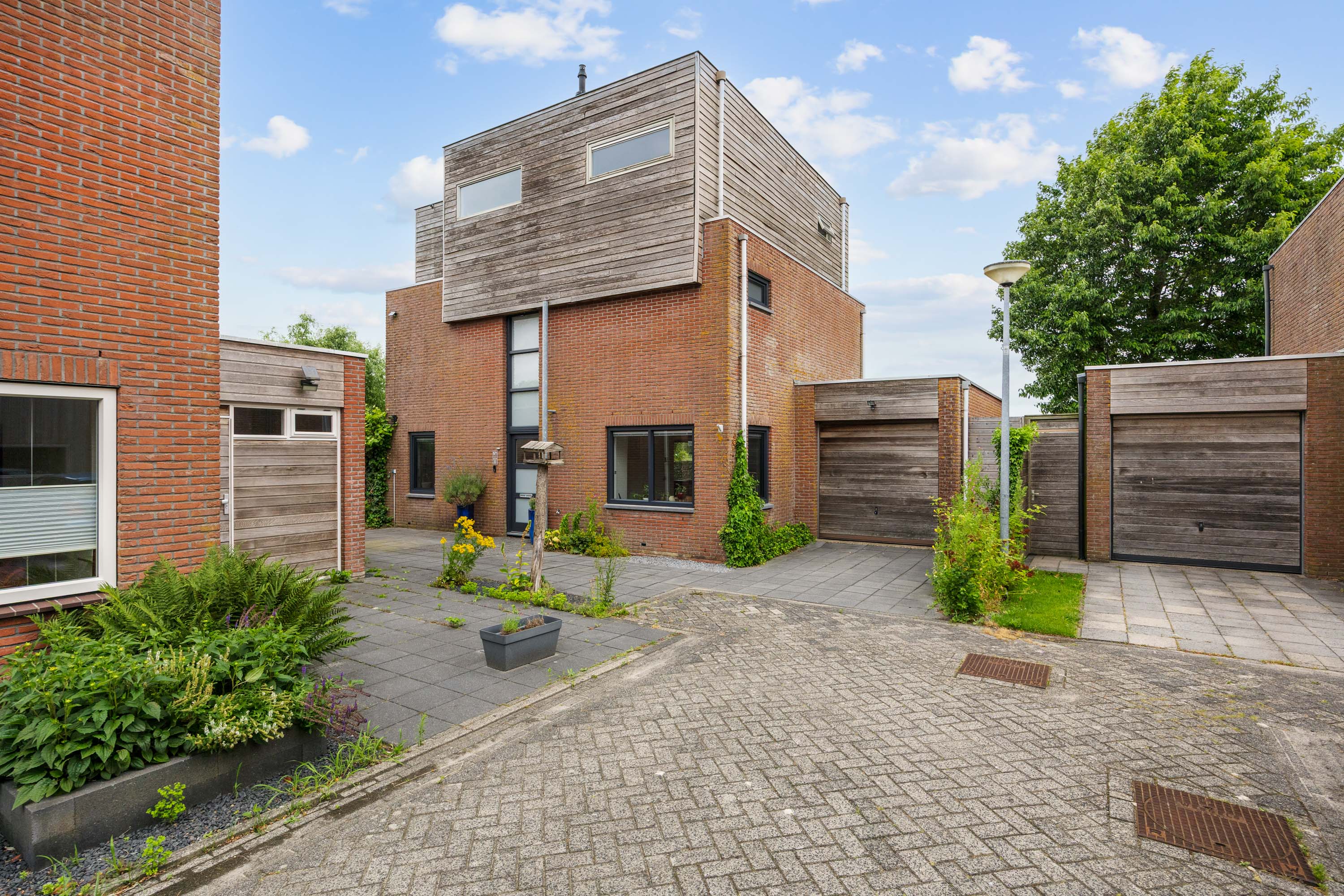 Vrijstaande woning te koop: Leegeweg 1-44, Groningen