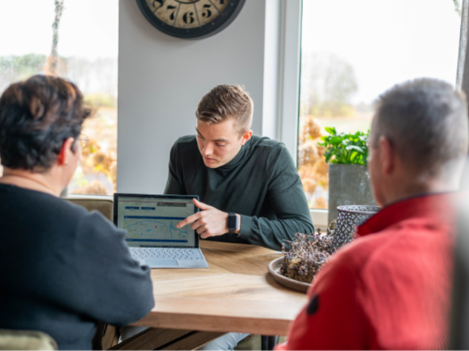 RJ Makelaardij verkoopgesprek bij klanten